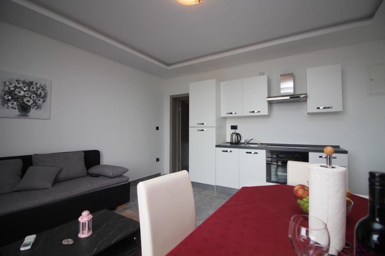 Apartments Toni Primosten Exterior photo