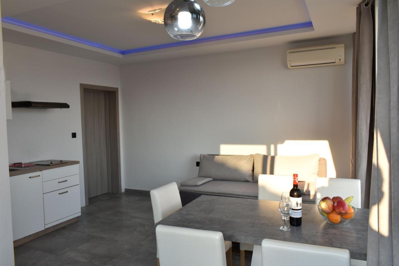 Apartments Toni Primosten Exterior photo
