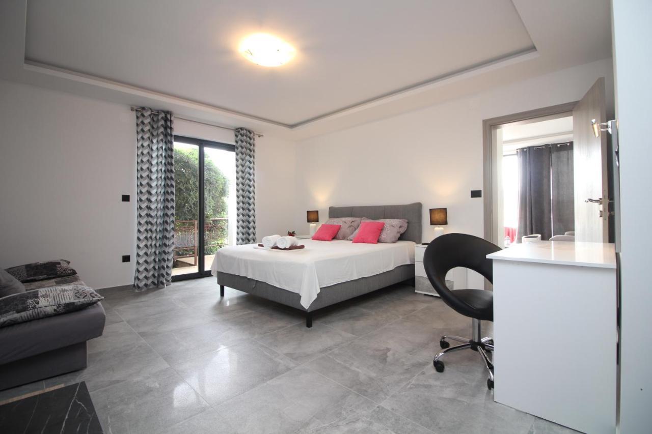 Apartments Toni Primosten Exterior photo