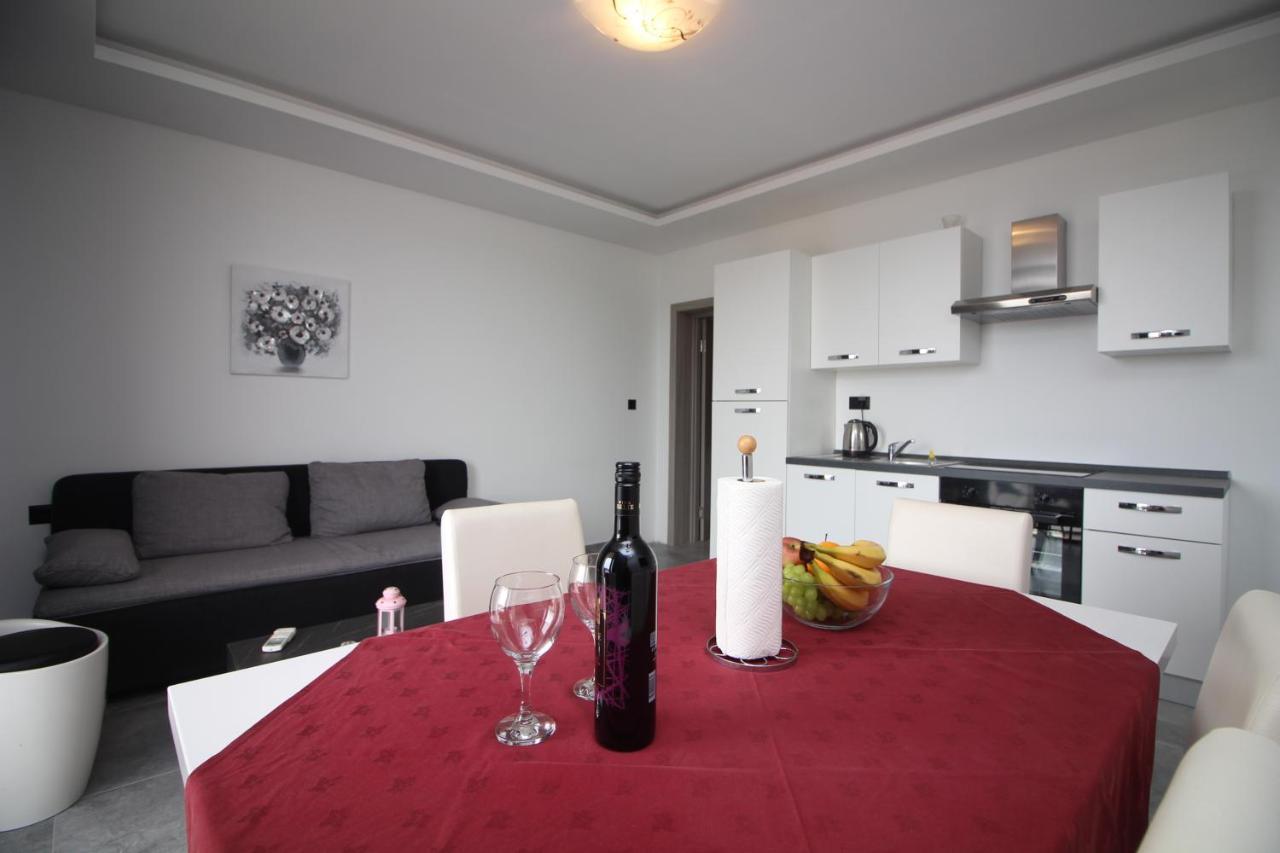Apartments Toni Primosten Exterior photo